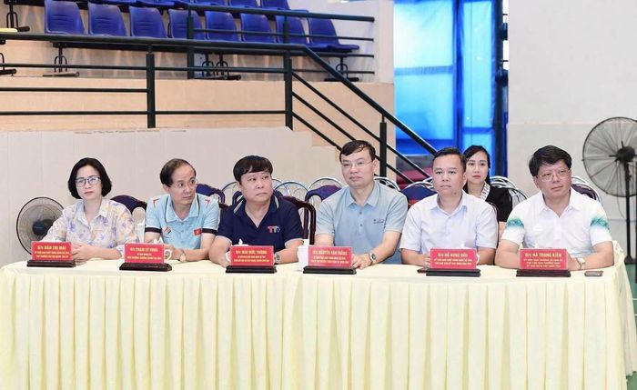 Lãnh đạo tỉnh Tuyên Quang cùng các đại biểu dự Lễ bế mạc.
