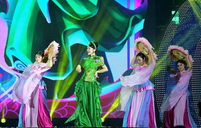 Đêm bế mạc không chỉ là điểm kết của một kỳ Festival mà còn tiếp tục kể câu chuyện về Hà Nội qua nghệ thuật, nơi những giá trị di sản được nối dài trong đời sống hôm nay.