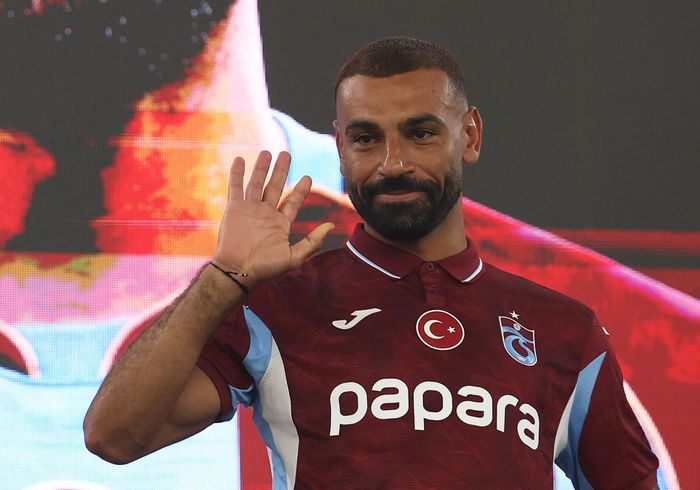 Salah ghi hat-trick và kiến tạo bàn còn lại trong chiến thắng 4-0 của Trabzonspor trước Galatasaray.