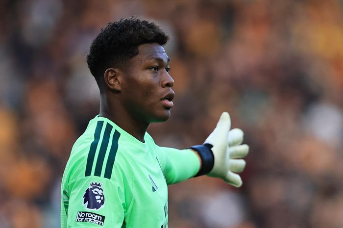 Suzuki khỏa lấp vị trí Emiliano Martinez để lại. Ảnh: Reuters.