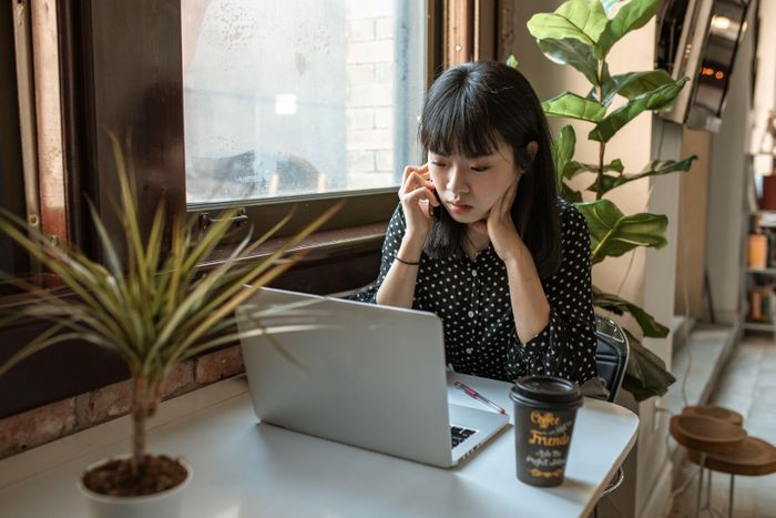 Khả năng kiểm soát cảm xúc có thể giúp người lao động có một ngày làm việc hiệu quả hơn. Ảnh minh họa: RDNE Stock project/Pexels.