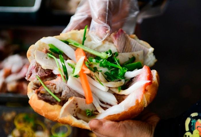  Nguy cơ có thể bắt đầu từ patê, chả, thịt nguội và cách bảo quản trong nhiều giờ. Ảnh minh hoạ: Linh huỳnh. 