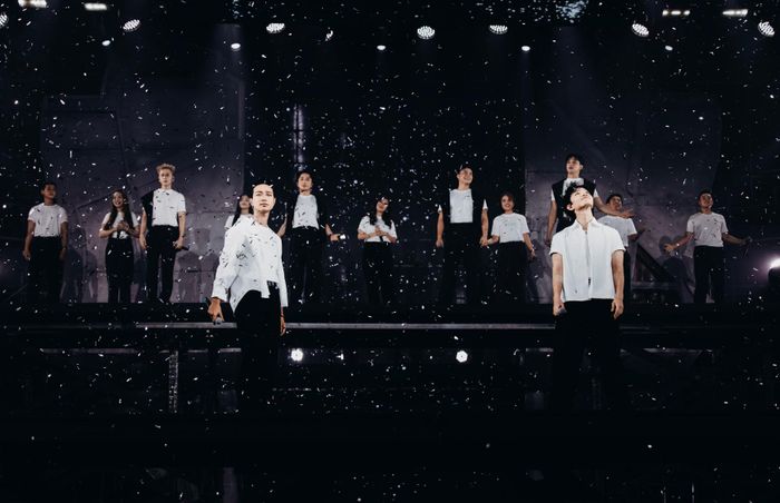  Cảm ơn tình yêu tôi là màn song ca giữa Hoàng Dũng và Hà An Huy.