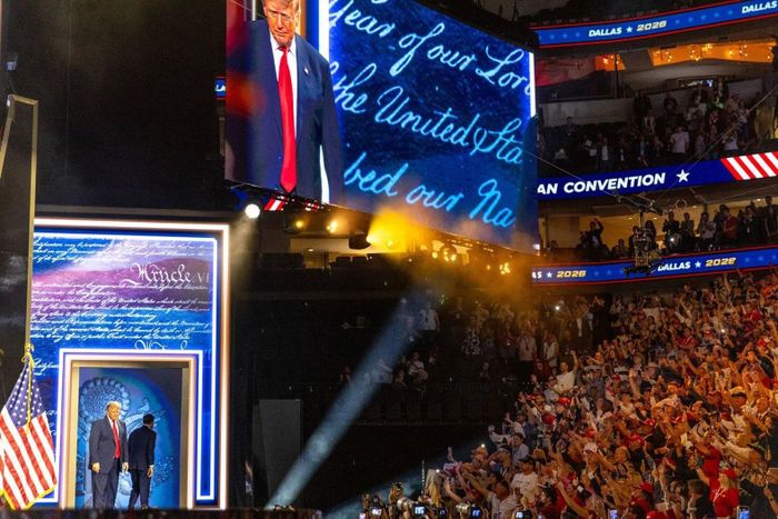 Tổng thống Mỹ Donald Trump khép lại đại hội giữa kỳ của đảng Cộng hòa tại Dallas ngày 10/9 bằng bài phát biểu trải rộng từ những ca sĩ opera ông yêu thích tới cuộc đua giành ưu thế tại Quốc hội. Ảnh: CNN.
