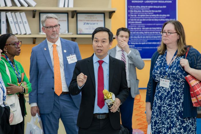  Các giáo sư đại học Mỹ trong chuyến làm việc tại TP.HCM. Ảnh minh họa: Phương Lâm.
