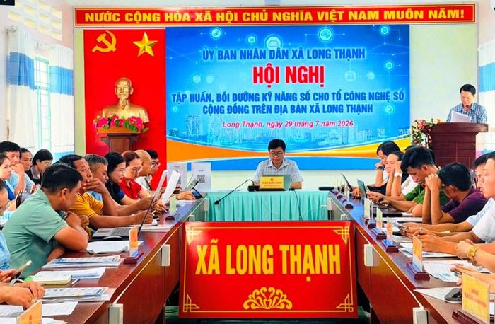 Tổ chức tập huấn kỹ năng số cho tổ công nghệ số cộng đồng trên địa bàn xã Long Thạnh