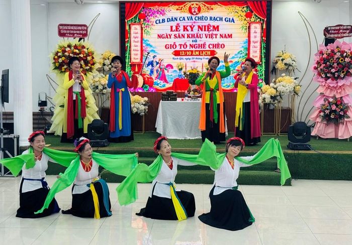 Tiết mục văn nghệ CLB Dân ca và Chèo Rạch Giá