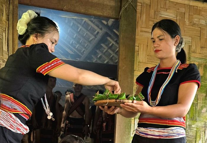 Món bánh được làm từ lúa gạo không thể thiếu trong nghi lễ cúng