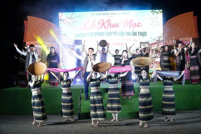 Hoạt động văn hóa, văn nghệ mang đậm bản sắc Hrê góp phần tạo không khí sôi nổi, hấp dẫn