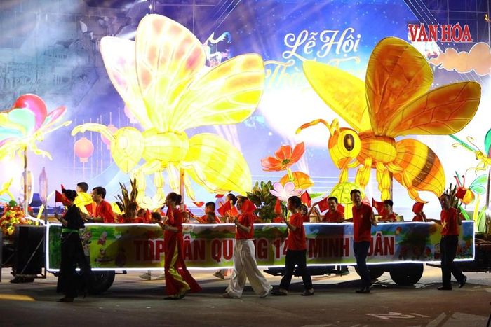 Đây là sự kết hợp tinh tế giữa ánh sáng và nghệ thuật thủ công của người dân xứ Tuyên