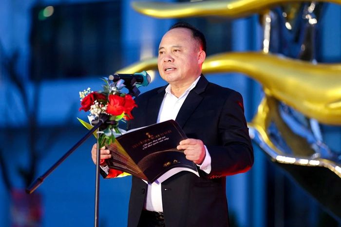 Ông Nguyễn Khắc Trung, Chủ tịch Hội đồng quản trị kiêm Tổng giám đốc Công ty Cổ phần Trung Chính phát biểu tại Lễ khai trương