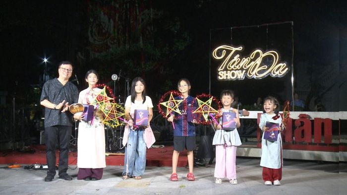Chương trình "Tán Đa" tối 19/9 mở đầu cho chuỗi hoạt động được định hướng trở thành một điểm hẹn văn hóa-sáng tạo, nơi âm nhạc, nghệ thuật và những chất liệu ký ức của Hà Nội được kể lại bằng ngôn ngữ gần gũi với thế hệ trẻ.