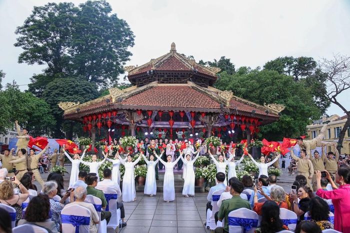 Live Concert “Hà Nội bình yên”. Ánh: Hà Anh-TTXVN