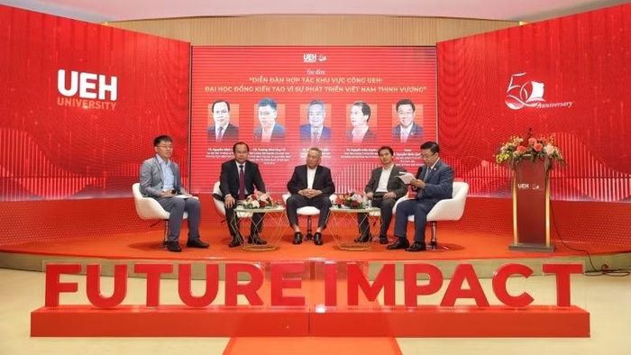 Quang cảnh tọa đàm. (Ảnh: UEH)