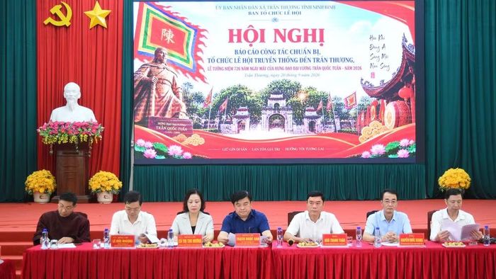 Hội nghị Báo cáo công tác chuẩn bị, tổ chức Lễ hội truyền thống Đền Trần Thương, Lễ tưởng niệm 726 năm Ngày mất của Hưng Đạo đại vương Trần Quốc Tuấn. (Ảnh: THÀNH CÔNG)