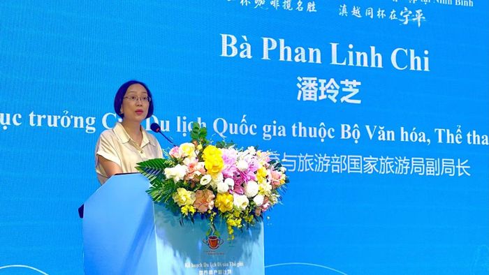Bà Phan Linh Chi, Phó cục Trưởng Cục Du lịch quốc gia Việt Nam phát biểu tại chương trình. (Ảnh: YẾN TRINH)
