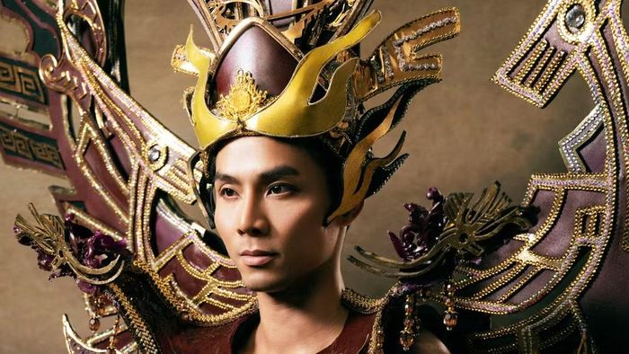 Nguyễn Vũ Linh mang trang phục “Hồn thiêng Âu Lạc” đến Mister International 2026. (Ảnh: KIẾNG CẬN)