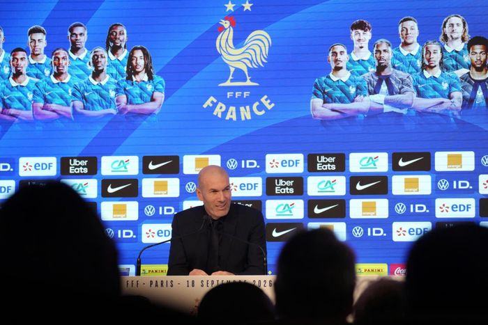 HLV Zinedine Zidane tại buổi họp báo công bố danh sách tập trung của đội tuyển Pháp. Ảnh: AP