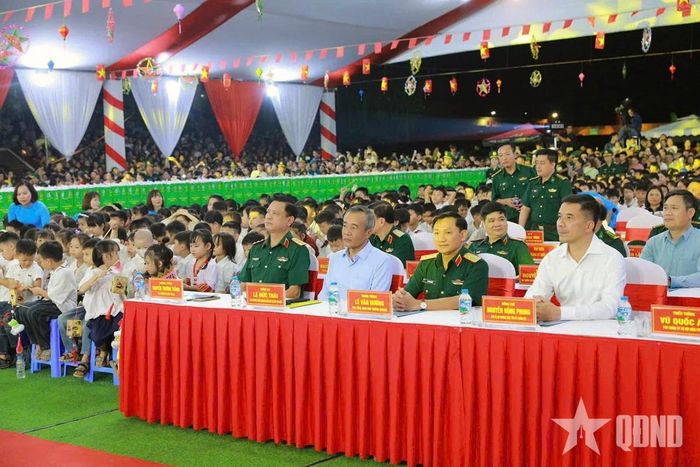  Đại biểu dự chương trình "Biên cương - Đêm hội trăng rằm" năm 2026 tại xã Mường Lát, tỉnh Thanh Hóa.  