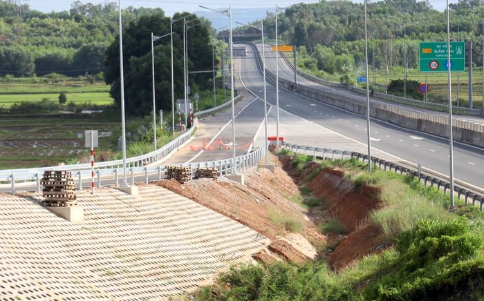 Điểm đấu nối vào cao tốc