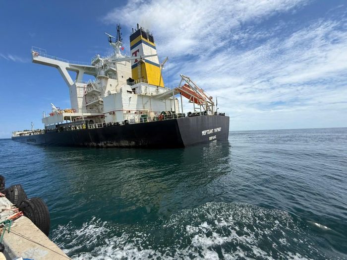 Tàu Merchant Mariner gặp sự cố trên biển cách khu vực cảng Dung Quất khoảng 15 hải lý. Ảnh: ĐỒN BIÊN PHÒNG CỬA KHẨU CẢNG DUNG QUẤT