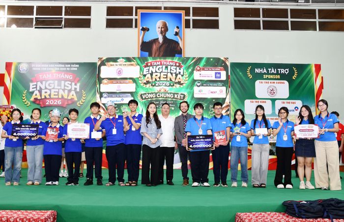  Ban Tổ chức trao giải khuyến khích cho 2 đội thi. 