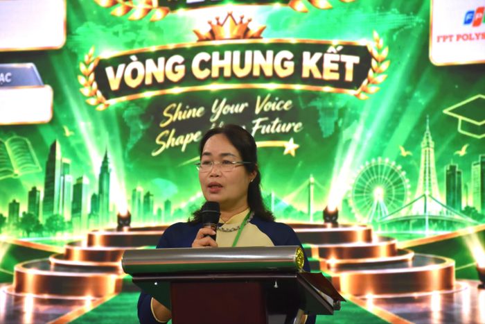  Bà Bùi Thị Thu Thủy phát biểu khai mạc. 