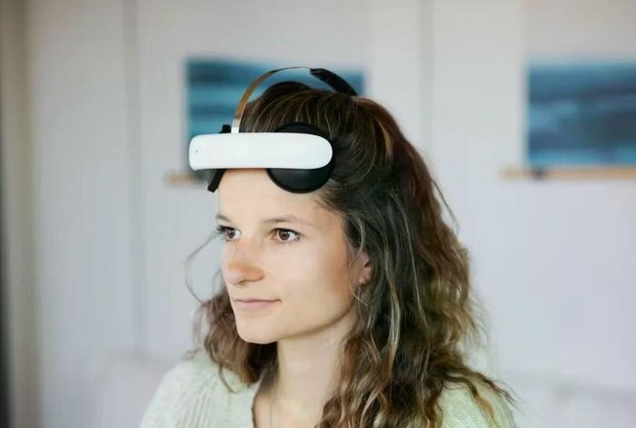 Thiết bị đeo của Flow Neuroscience sử dụng dòng điện cường độ thấp để kích thích não tại nhà.