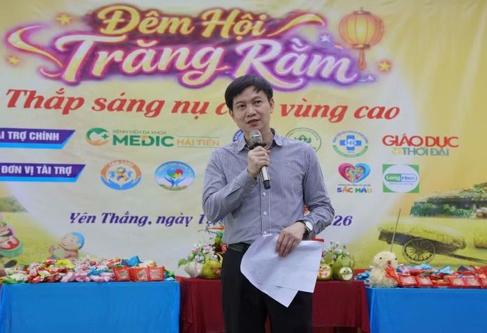 Tiến sĩ - Bác sĩ Lê Văn Cường, Giám đốc Sở Y tế Thanh Hóa mong muốn mang đến cho học sinh vùng cao một mùa Trung thu trọn vẹn.