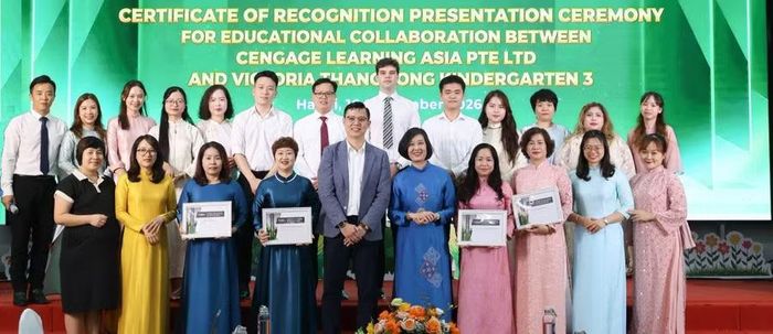 Trường TH-THCS Victoria Thăng Long 3 đã nhận “Chứng nhận ghi nhớ hợp tác giáo dục từ Cengage Learning Asia.