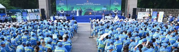 Toàn cảnh buổi phát động.