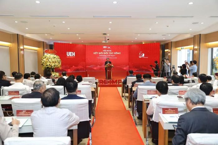 Phó Thủ tướng Chính phủ Lê Tiến Châu phát biểu tại hội nghị.