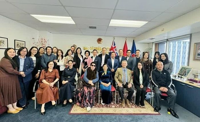 Đoàn công tác gặp gỡ cộng đồng tại Wellington.