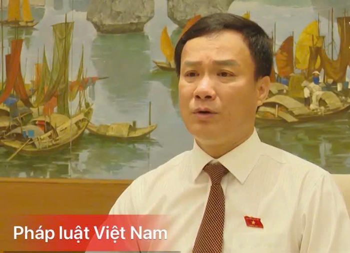 PGS.TS Triệu Thế Hùng - Phó Chủ nhiệm Ủy ban Văn hóa và Xã hội của Quốc hội nhấn mạnh, yêu cầu xây dựng môi trường giáo dục và xã hội an toàn, trang bị cho trẻ năng lực tự bảo vệ trước những tác động tiêu cực từ không gian mạng.