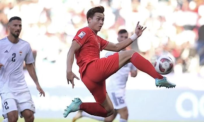 Việt Anh là trung vệ duy nhất cao trên 1m80 của đội tuyển