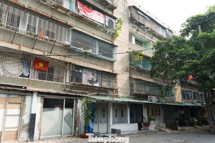 Theo kế hoạch, dự án cải tạo, xây mới cụm chung cư lô số Thanh Đa dự kiến bắt đầu từ tháng 10/2026, sau khi chủ đầu tư được bàn giao mặt bằng sạch. Một trong những mục tiêu của dự án là xây dựng các tòa nhà phục vụ tái định cư tại chỗ. Khoảng 1.750 căn hộ tái định cư dự kiến được bố trí trên vị trí các lô 4 và 6 cũ.