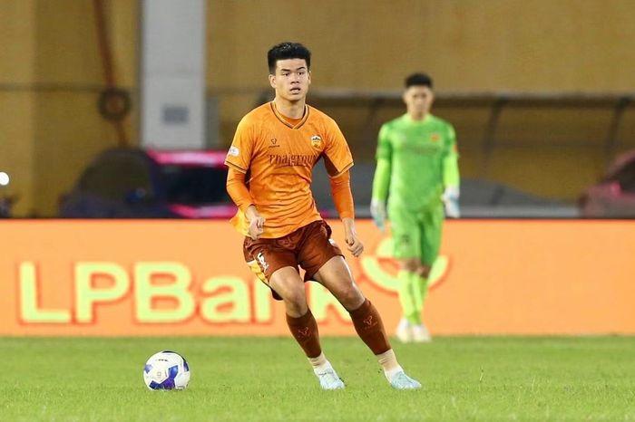 Trước khi lên đội tuyển quốc gia, Quang Kiệt tích lũy kinh nghiệm từ các giải trẻ và V.League. Trong một bài đăng hồi tháng 5, anh chia sẻ loạt ảnh thi đấu cùng dòng trạng thái: “Ngày vui và hạnh phúc”. Đây cũng là giai đoạn cuối của Quang Kiệt trong màu áo đội bóng đào tạo anh từ năm 13 tuổi.