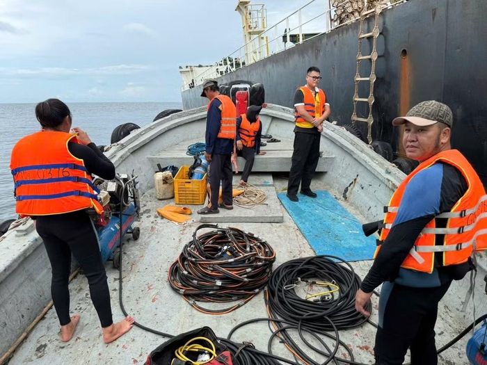 Các đơn vị tiến hành khảo sát đánh giá sự cố tàu Merchant Mariner.