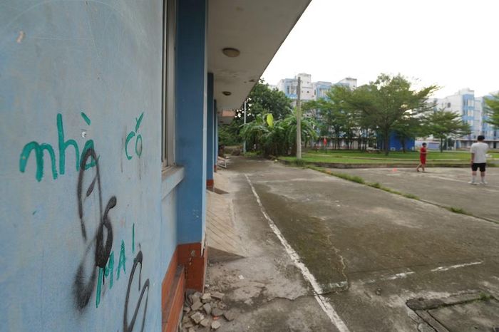 Khu tái định cư Vĩnh Lộc B thưa thớt người ở nên bị đồn là nhà có ma.