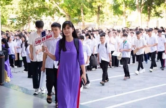 Theo Bộ trưởng Bộ GD&ĐT, hiện cả nước còn tình trạng thừa thiếu giáo viên cục bộ