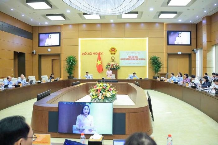 Toàn cảnh giải trình của Bộ trưởng Bộ GD&ĐT sáng nay.