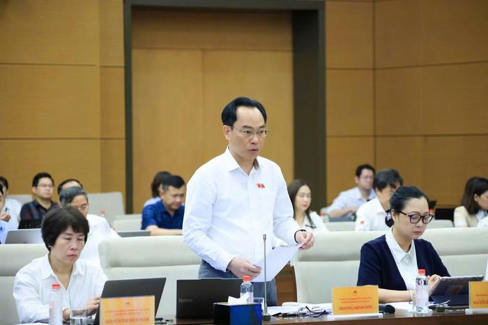 Bộ trưởng Bộ GD&ĐT Hoàng Minh Sơn giải trình các vấn đề nóng của giáo dục sáng 20/9