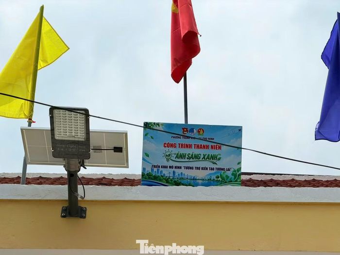 Dịp Trung thu năm nay, nhiều công trình thanh niên được tuổi trẻ Đà Nẵng trao tặng cho các trường, giúp các em học sinh cải thiện điều kiện học tập, vui chơi.