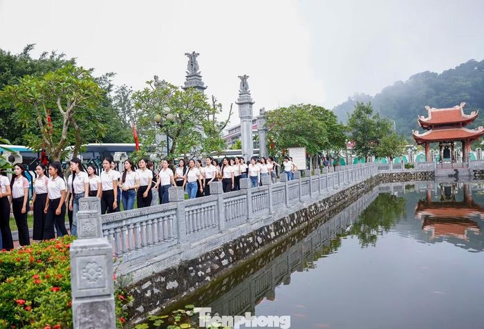  53 thí sinh Hoa hậu Việt Nam tiếp tục hành trình tại Tuyên Quang. Ảnh: Như Ý. 