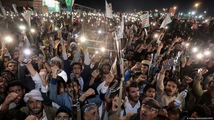 Những người ủng hộ Houthi. Ảnh: Reuters.