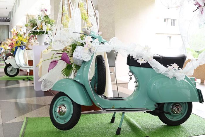 Một trong những nội dung đáng chú ý tại lễ hội là hoạt động thiết kế, trang trí hoa tươi trên xe cổ, tạo sân chơi sáng tạo đặc sắc cho các chuyên gia, nghệ nhân trong lĩnh vực làm hoa. Ban tổ chức bố trí 30 chiếc xe cổ để các nhà thiết kế sử dụng làm "khung nền" cho tác phẩm của mình.