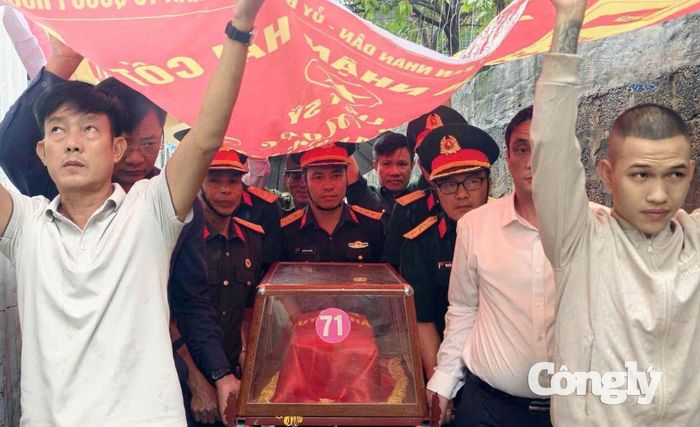 Ngày 30/9/1967, tại mặt trận phía Nam, trong một trận chiến đấu quyết liệt, đồng chí đã anh dũng hy sinh khi tuổi đời còn rất trẻ.