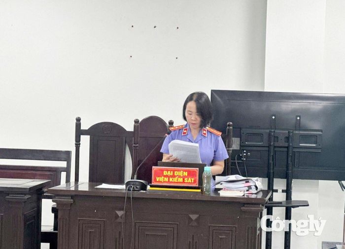 Đại diện VKSND tỉnh Hà Tĩnh tại phiên xét xử.