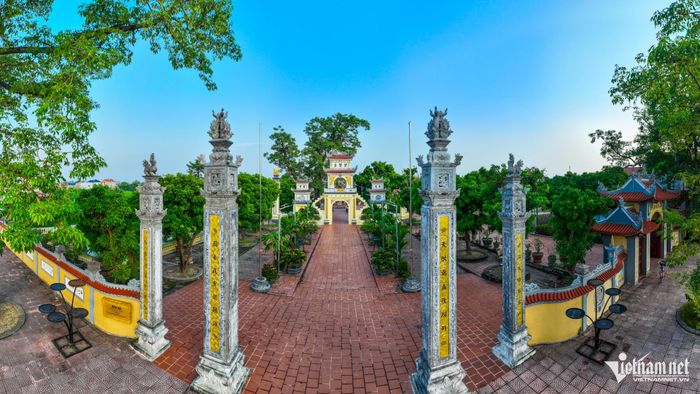 Lối kiến trúc "không cổng" độc đáo của đền Mõ.