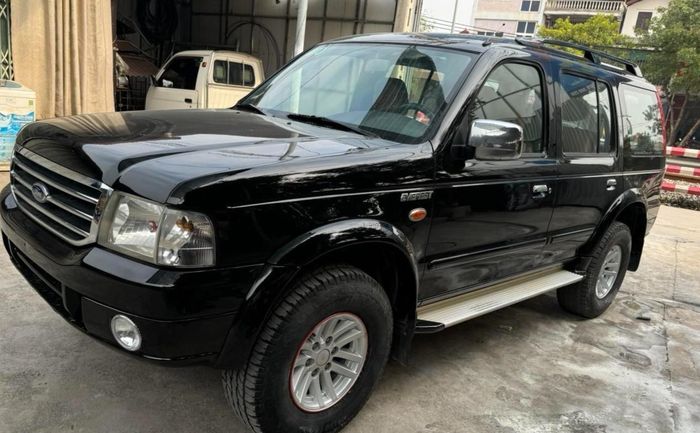 Ford Everest đời 2006.